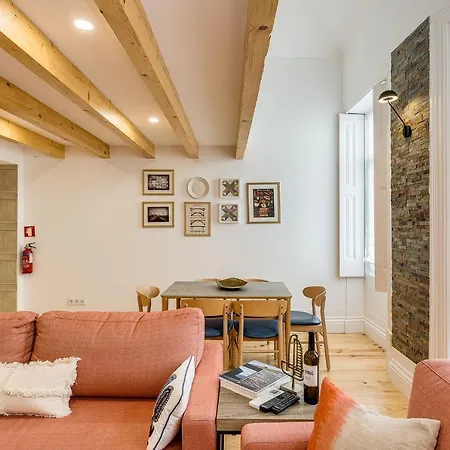 Hopstays Tiles 2 - Center Duplex Apartment