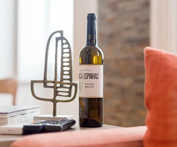 Hopstays Tiles 2 - Center Duplex *