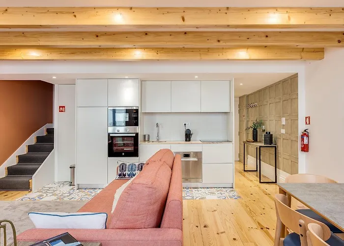 Hopstays Tiles 2 - Center Duplex Oporto