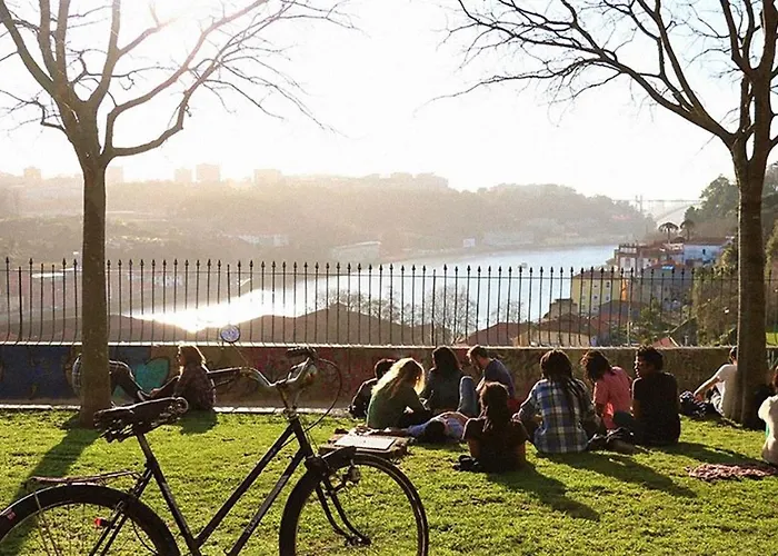 Hopstays Tiles 2 - Center Duplex شقة بورتو